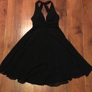 White House Black Market cocktail dress 🖤